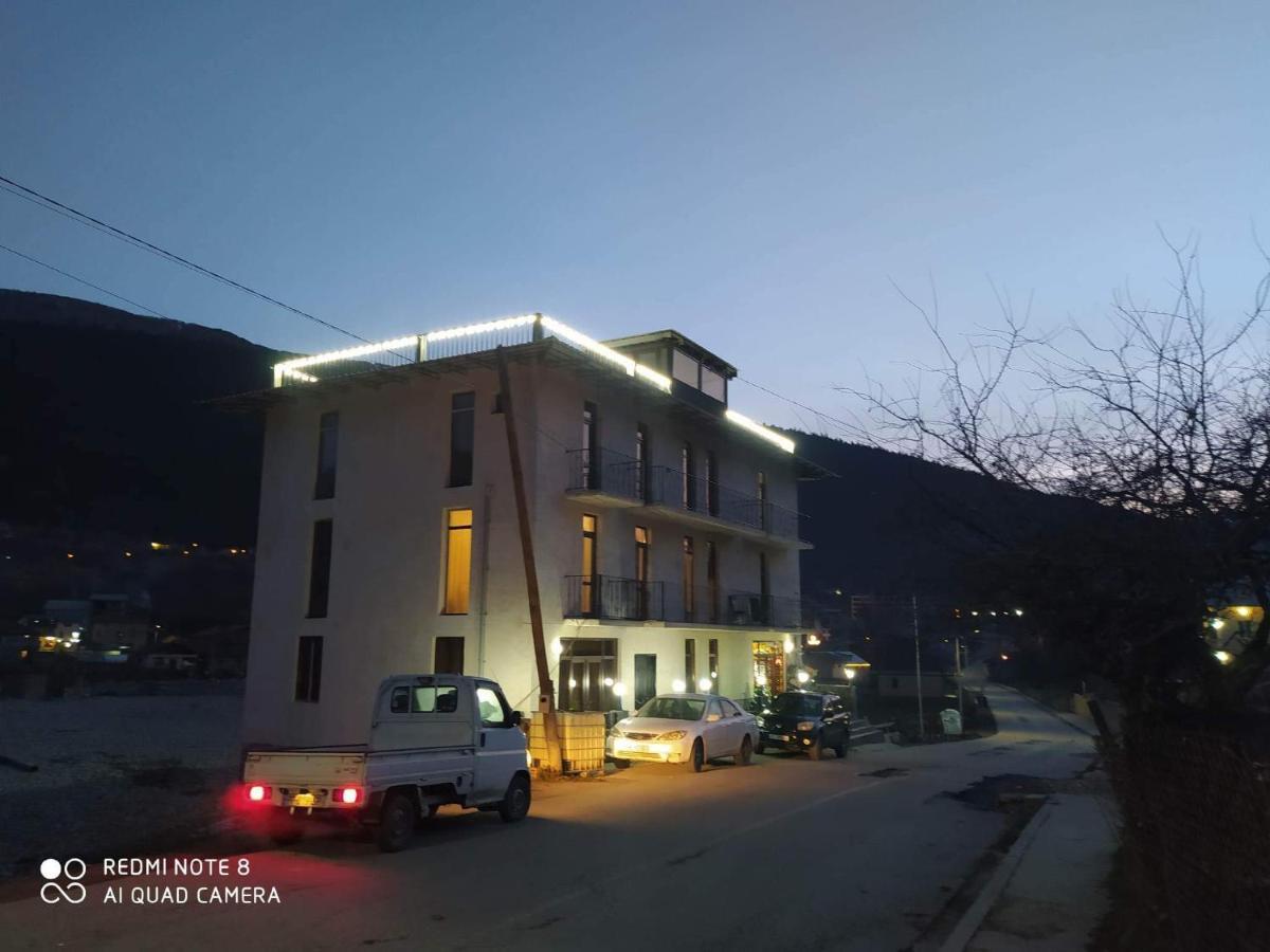 Hotel Marliza Mestia Buitenkant foto